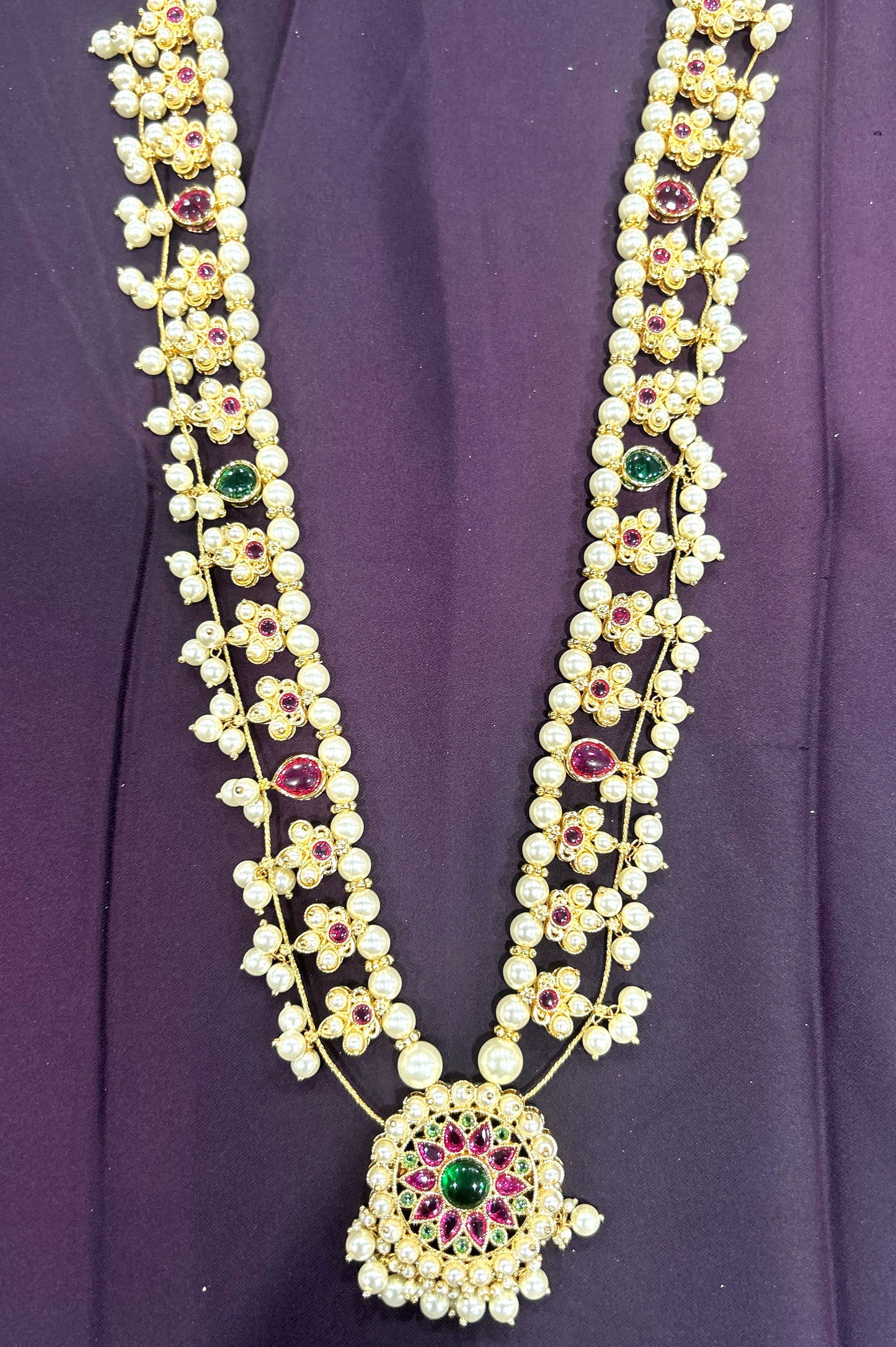 Pearl & Stone Floral Haar with Green Center Pendant