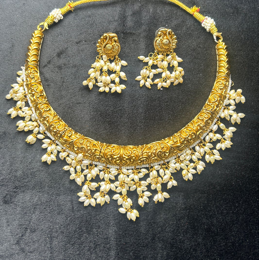Padmakshi Pearl Antique Hasli Set