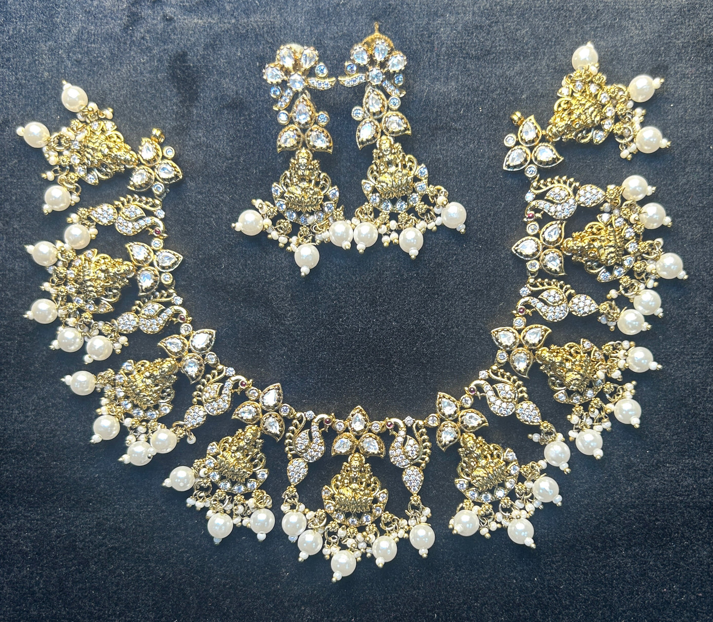 Temple Elegance Pearl Choker Set