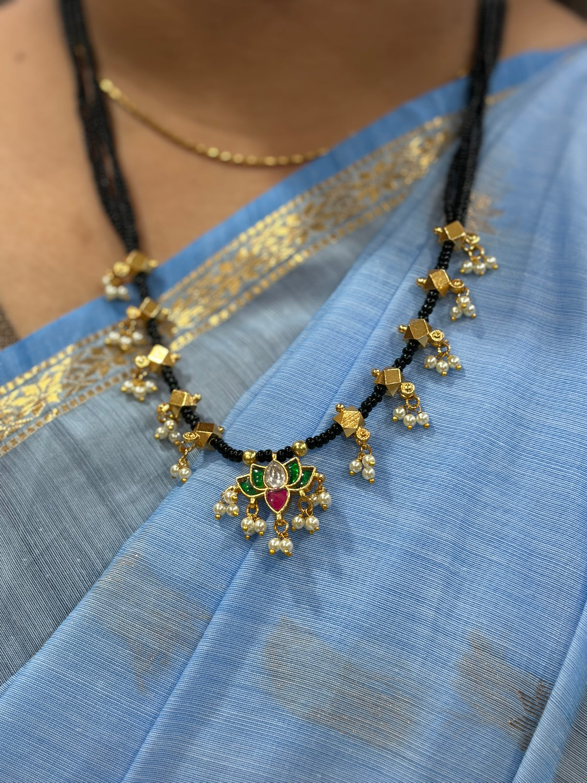 Mangalsutra with Floral Kundan Pendant