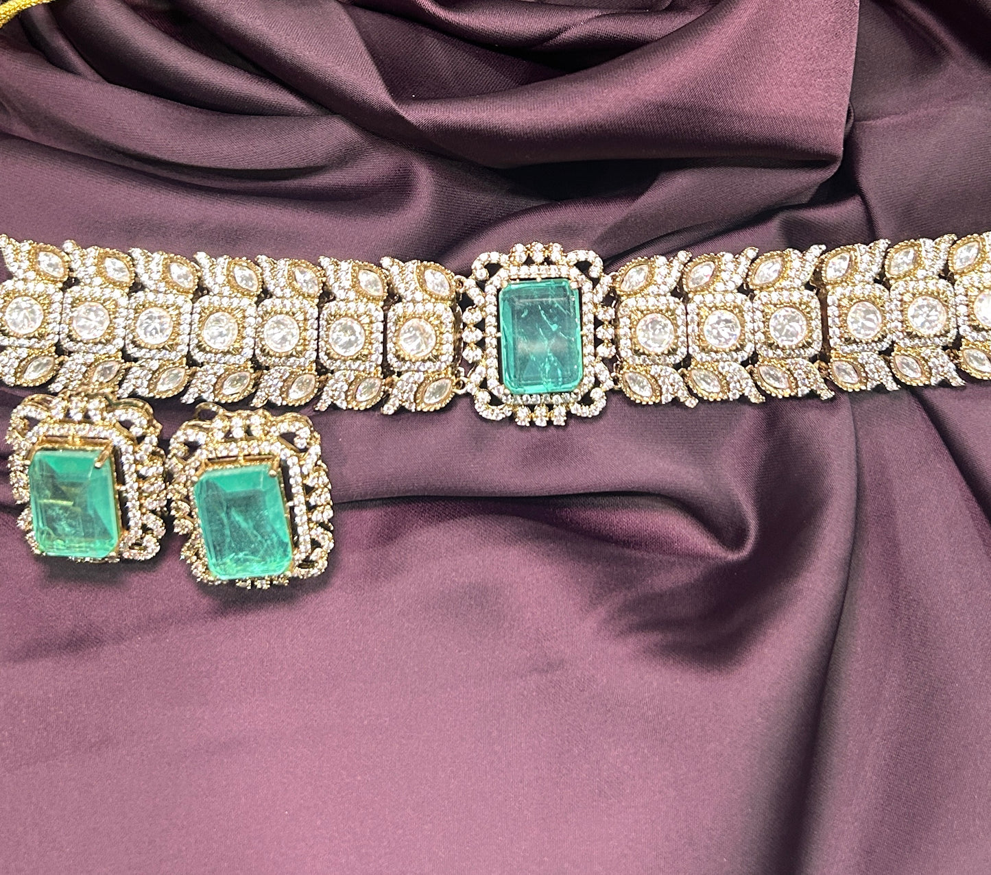 Emerald Rectangle Choker Set