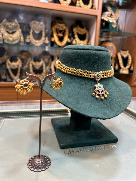 Ratna Pushpa (Jeweled Flower)