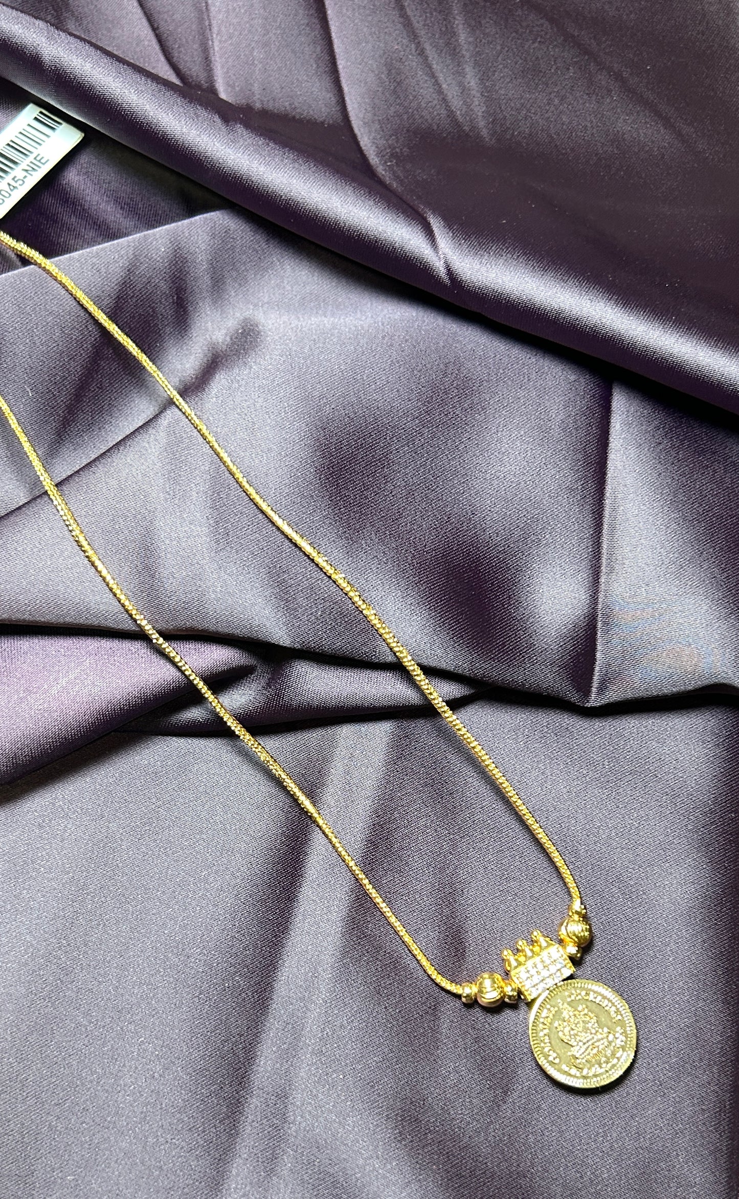 Single Coin Pendant Haar