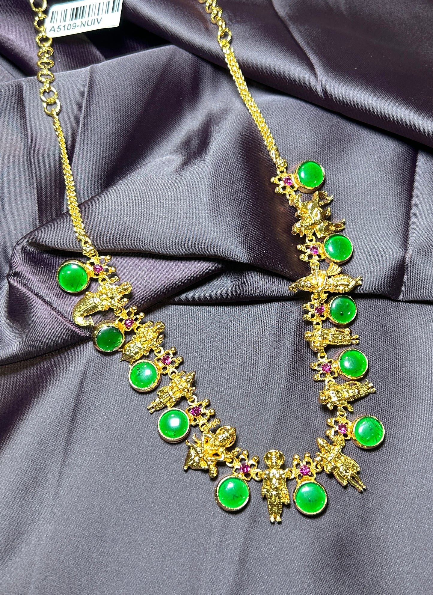 Temple Jewellery Haar with Green Stone