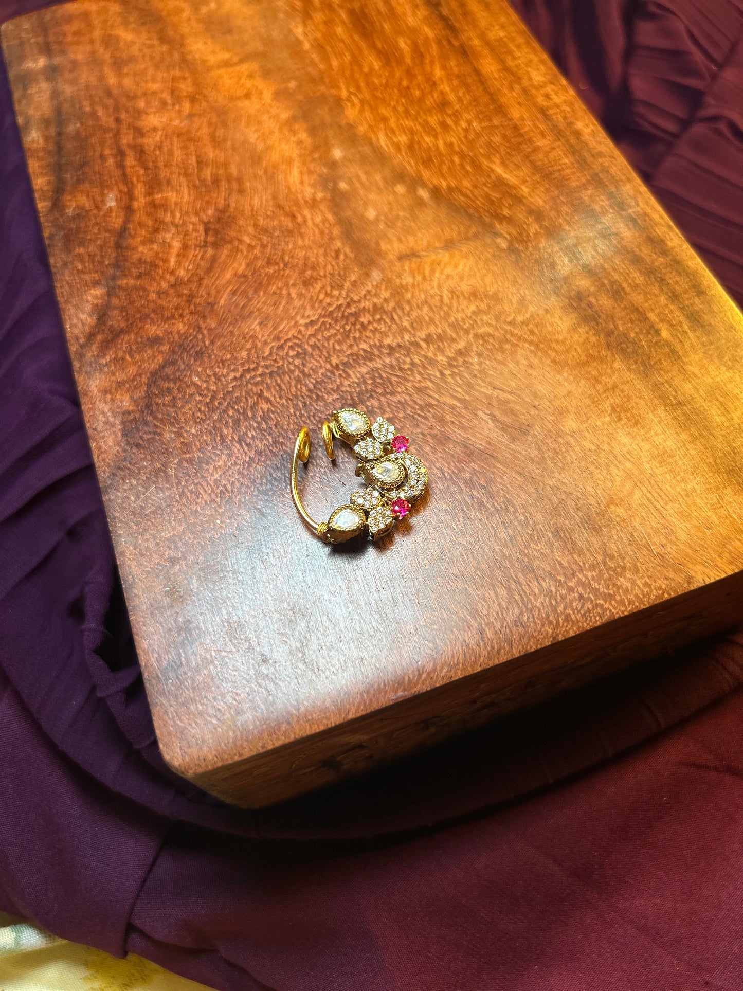 Regal Kundan Floral Nath – 1 Gram Gold Finish