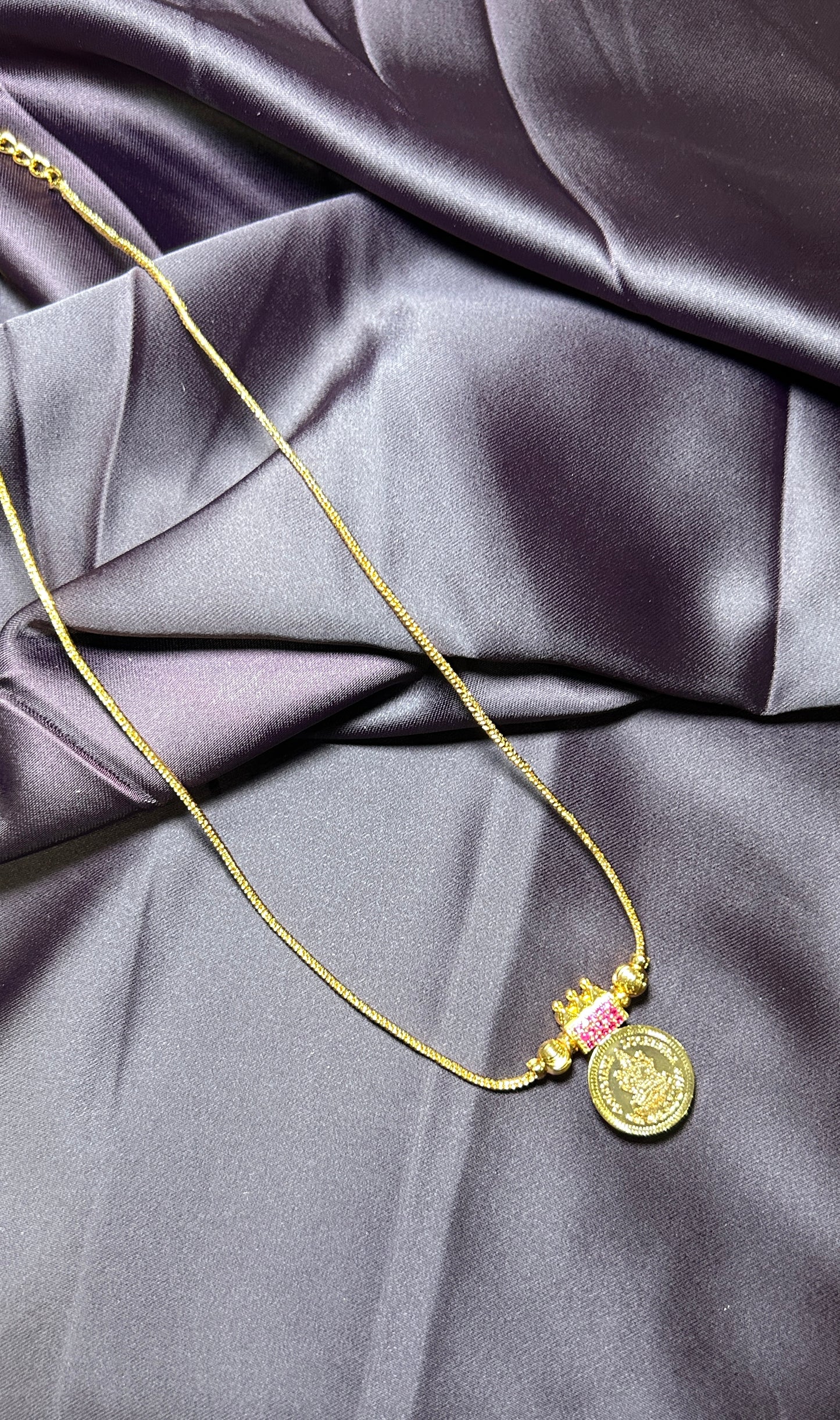 Single Coin Pendant Haar