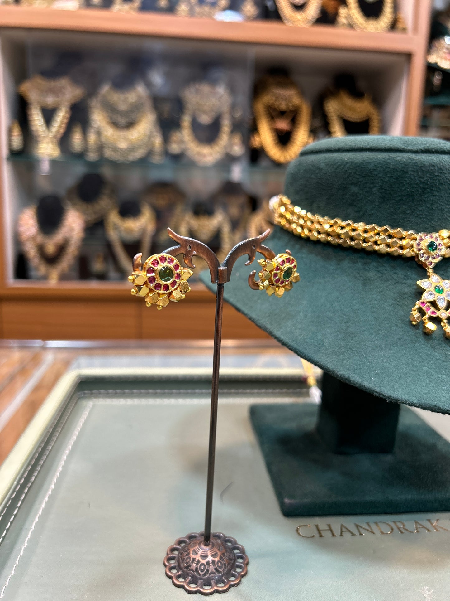 Ratna Pushpa (Jeweled Flower)