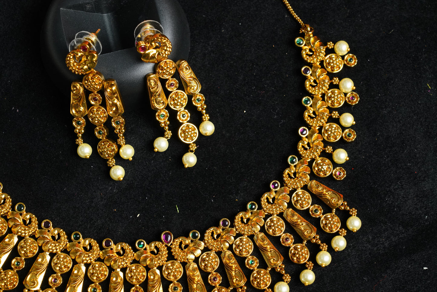 Temple short necklace