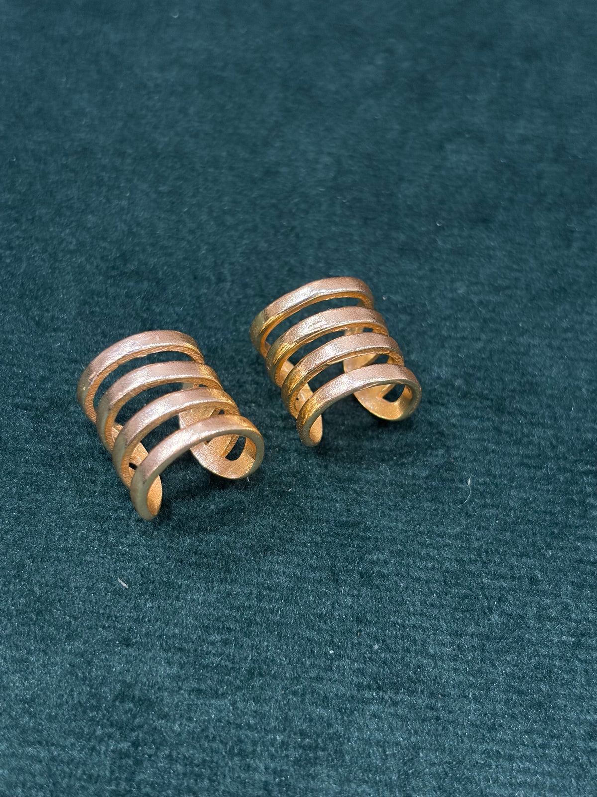 Gold-Plated Minimalist Mid Bugadi Contemporary Design