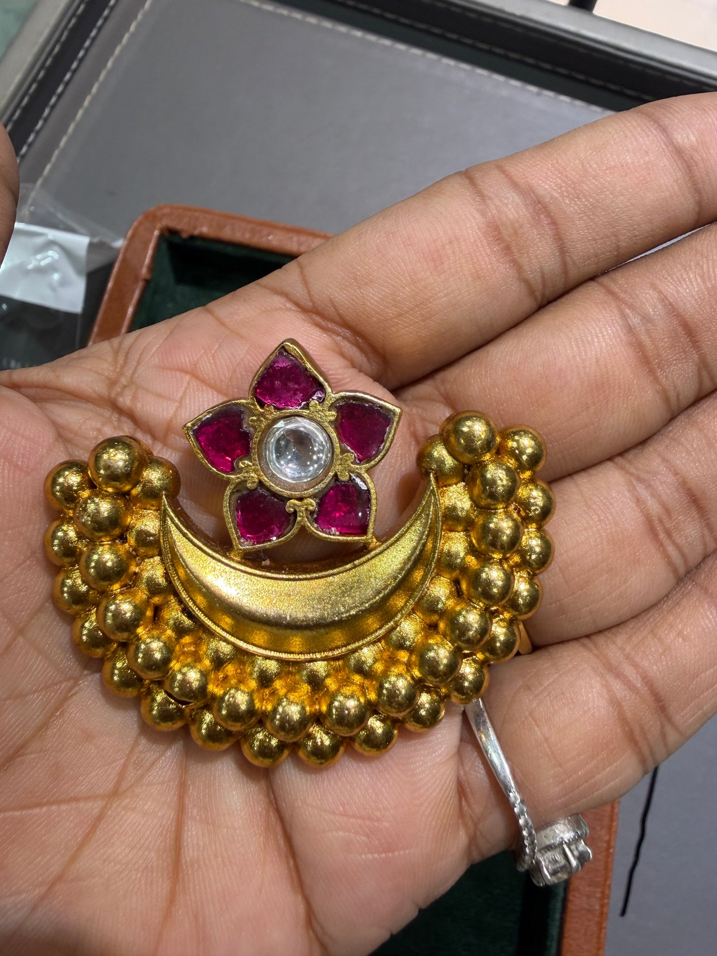 Chandrakor pendant
