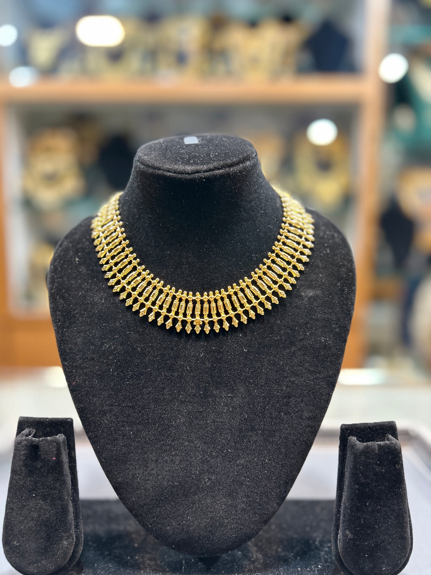 Royal Leaf-Spike Statement Necklace