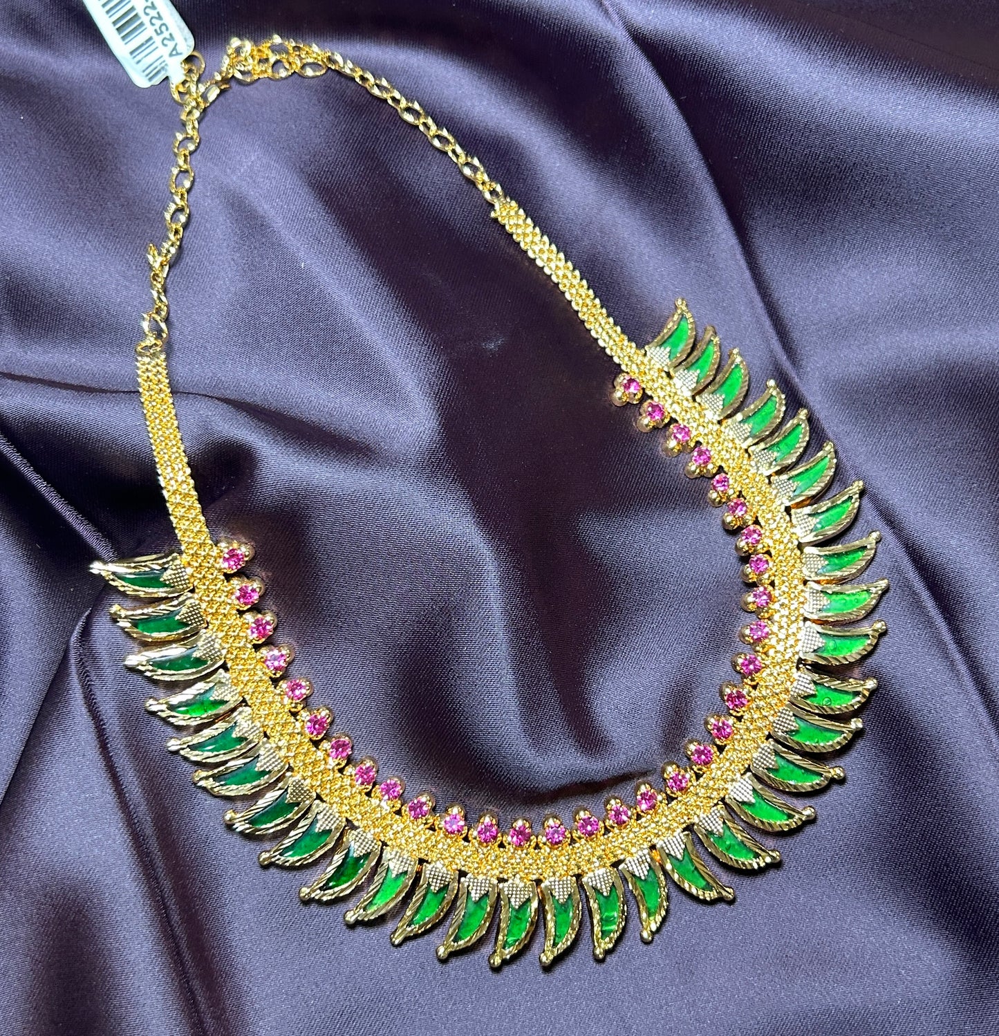 Traditional Maharashtrian Green Enamel Leaf Necklace