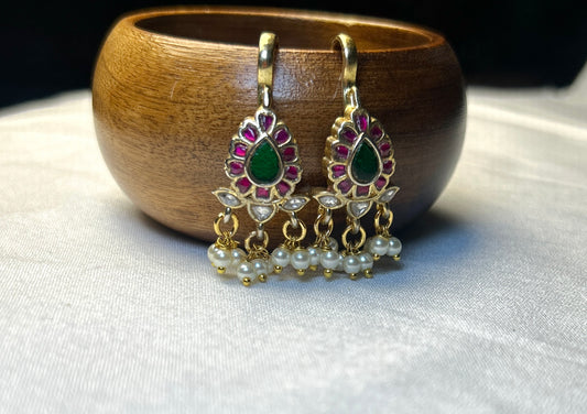Pachi Kundan Teardrop Bugdi Earrings