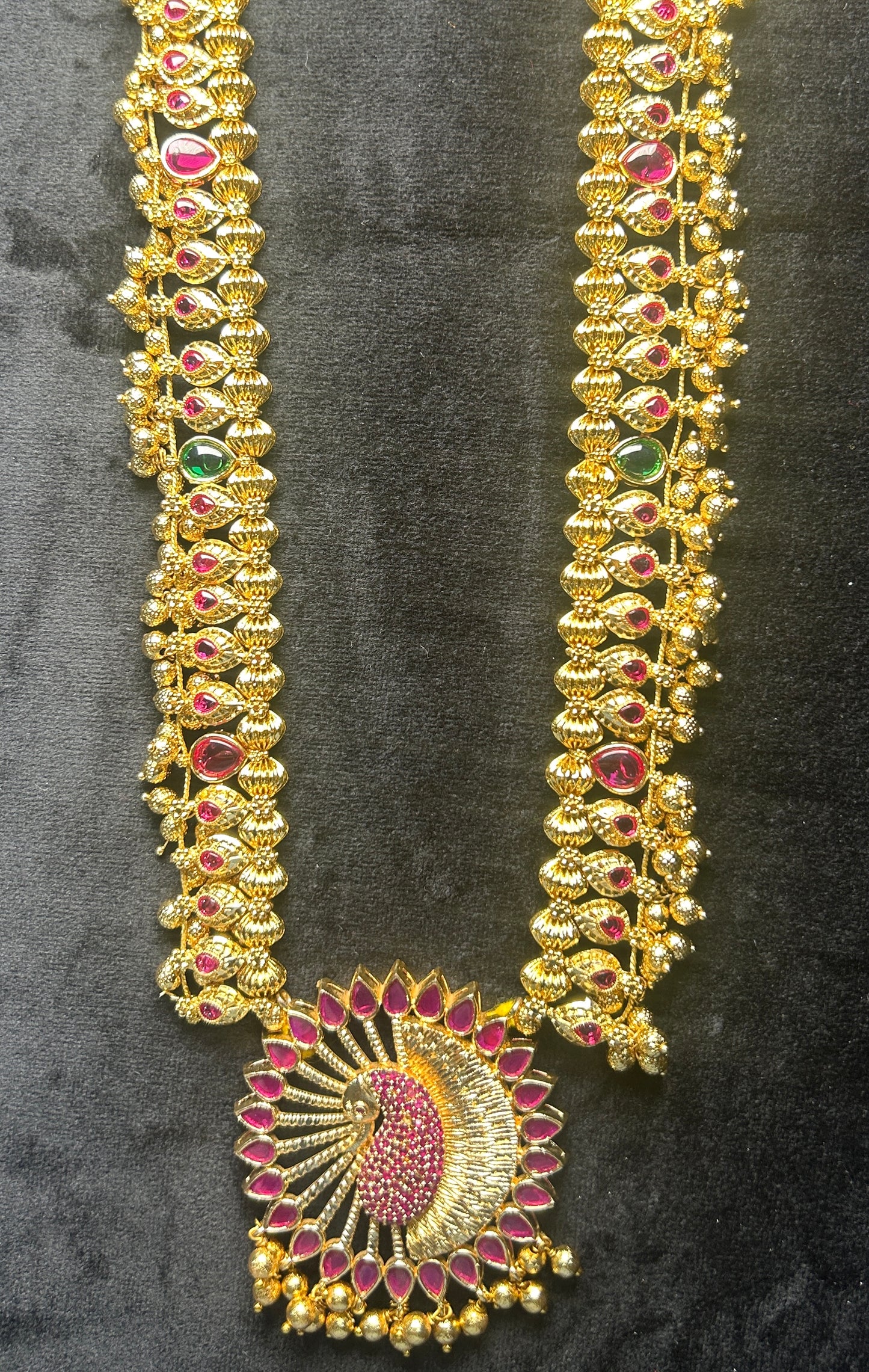 Temple Peacock Haar with Ruby & Emerald Accents