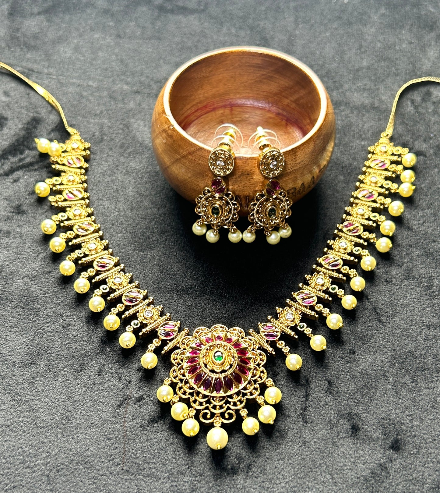 Lotus Pearl Antique Necklace Set