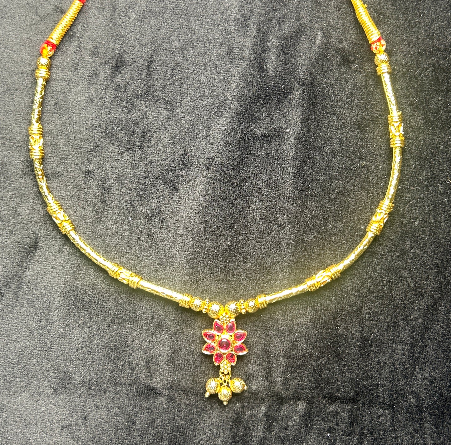 Floral Pendant Short Mangalsutra Necklace