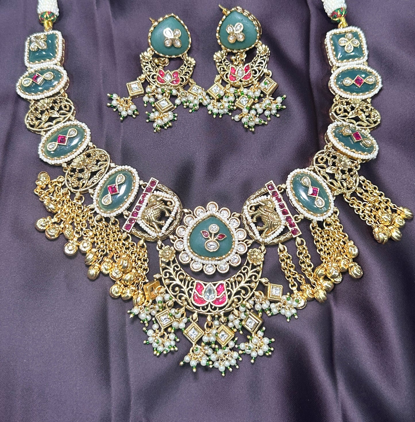 Green Stone & Kundan Antique Necklace Set