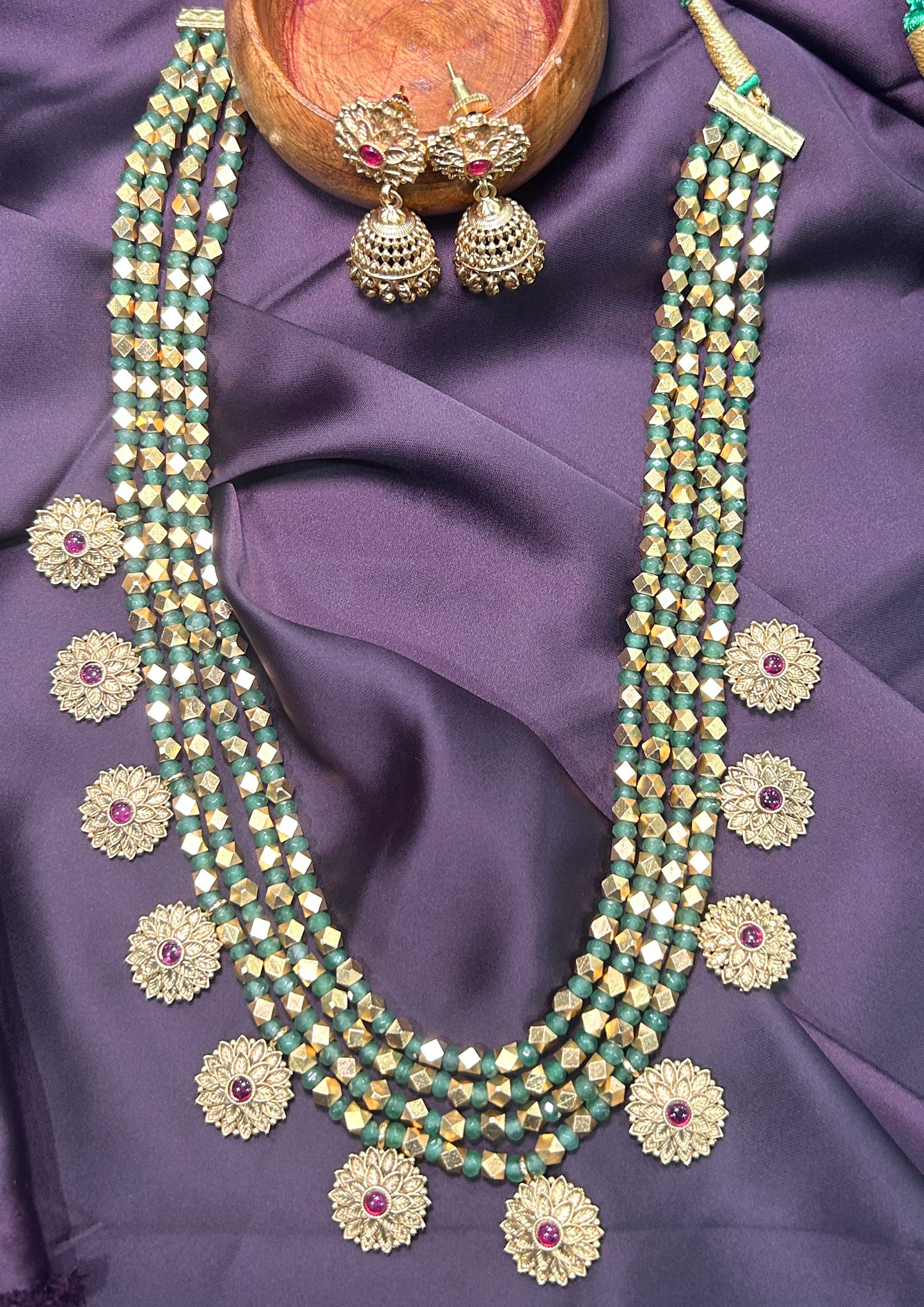 Emerald Green Beaded Antique Necklace Set