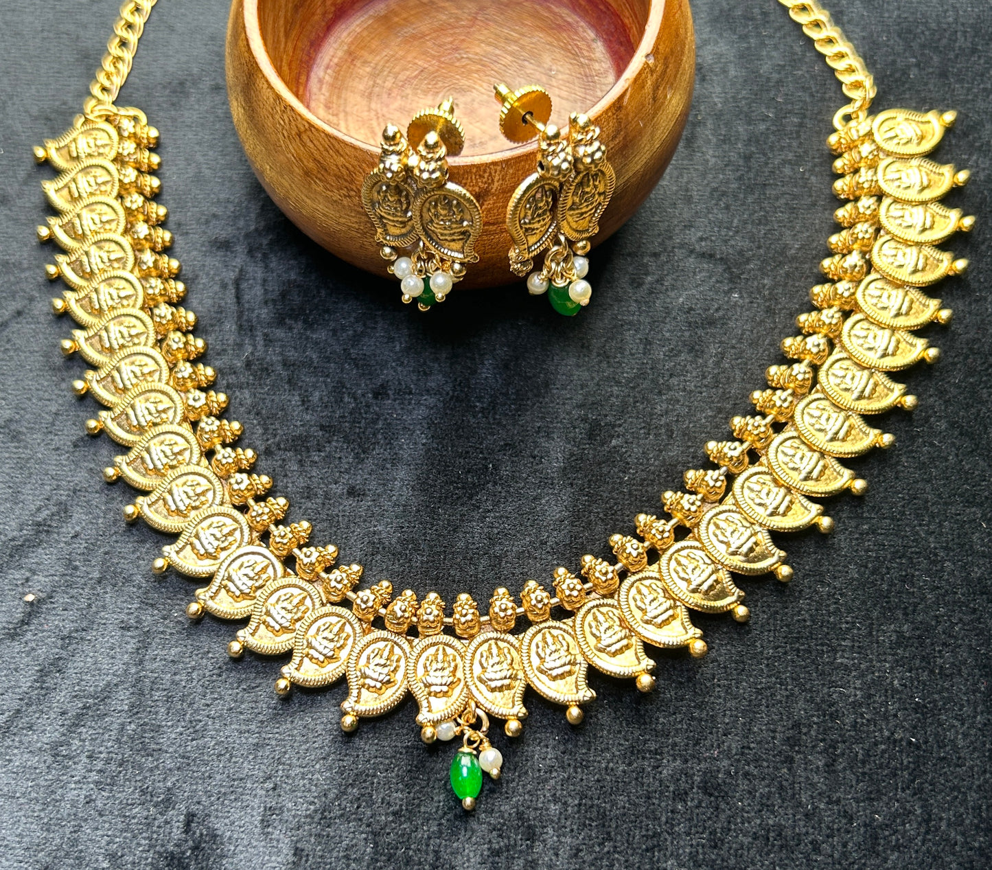 Antique Lakshmi Coin Necklace Set – Temple Jewellery Style
