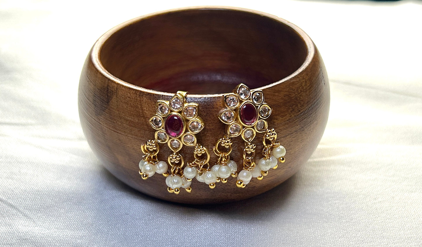 Classic Floral Kundan Bugdi with Pearls – Antique Gold Finish