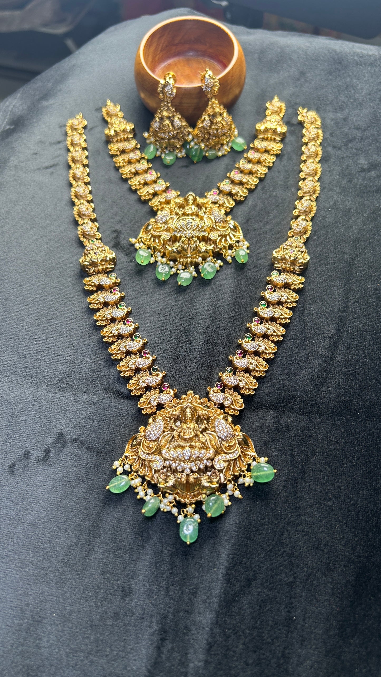 Goddess Lakshmi Bridal Temple Jewellery Set – Antique Gold with Green Drops