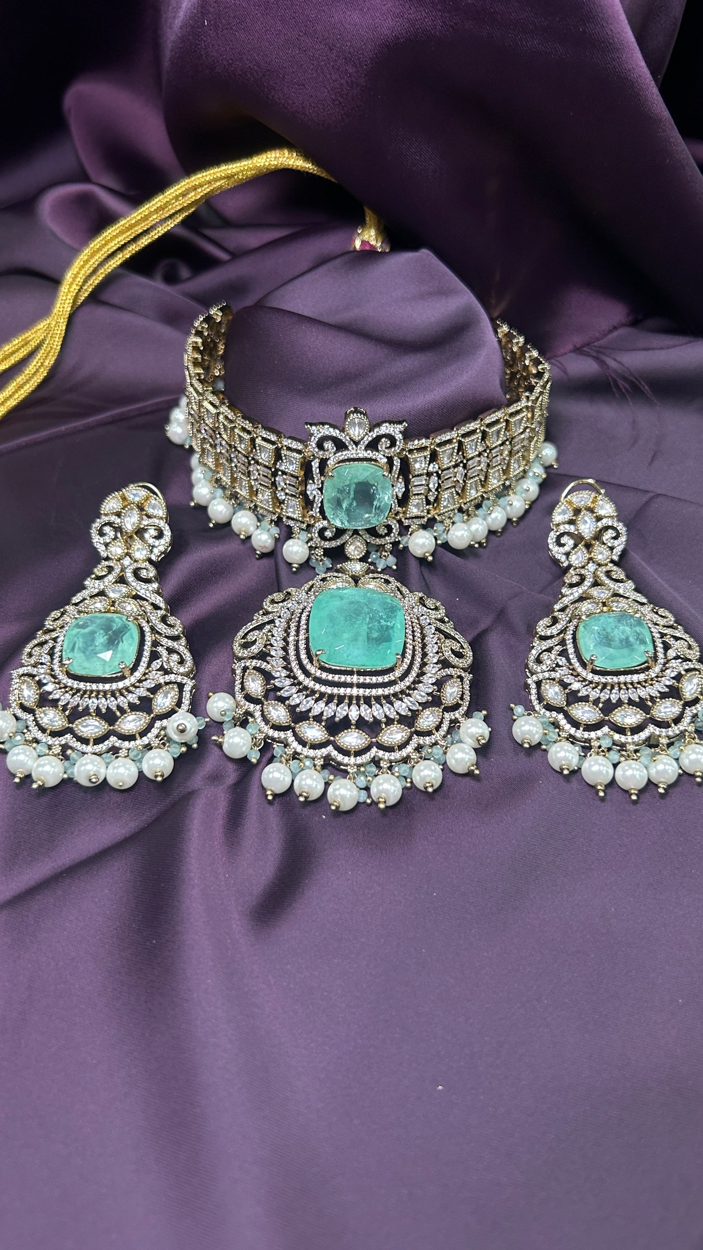 Emerald Pearl Choker Necklace Set