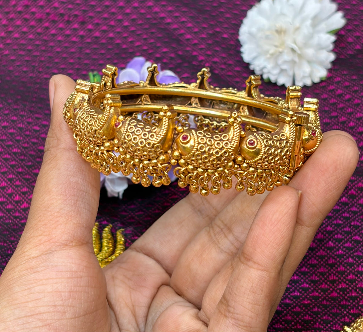 Traditional Maharashtrian Bangles – Antique Gold Finish