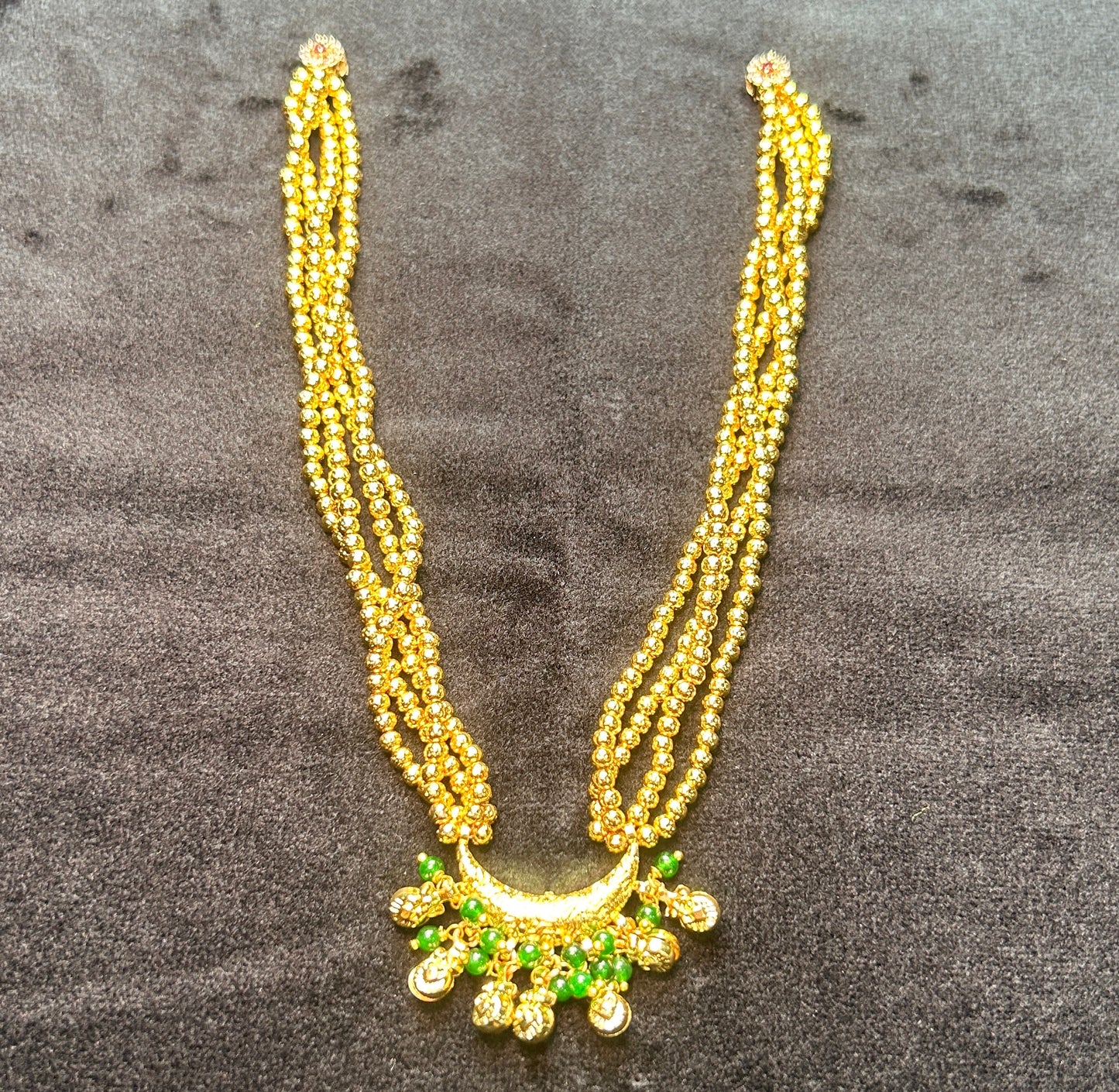 Golden Bead & Emerald Crescent Haar