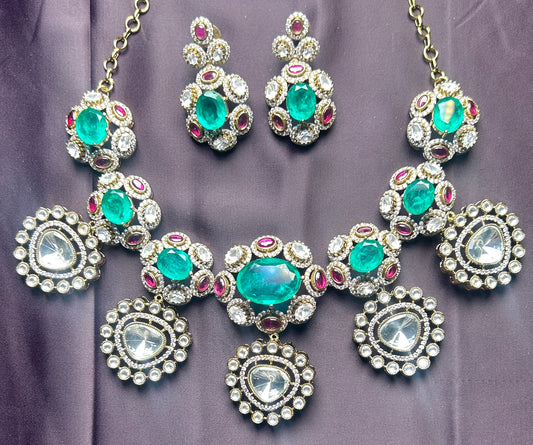 Royal Emerald Fusion Kundan Necklace Set