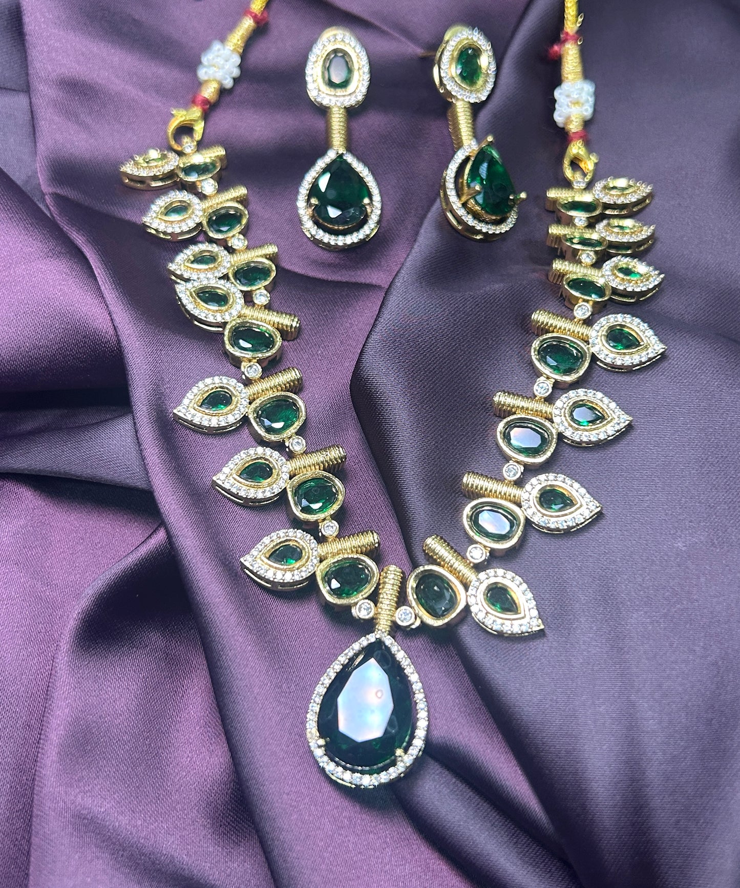 Emerald Green Stone Necklace Set