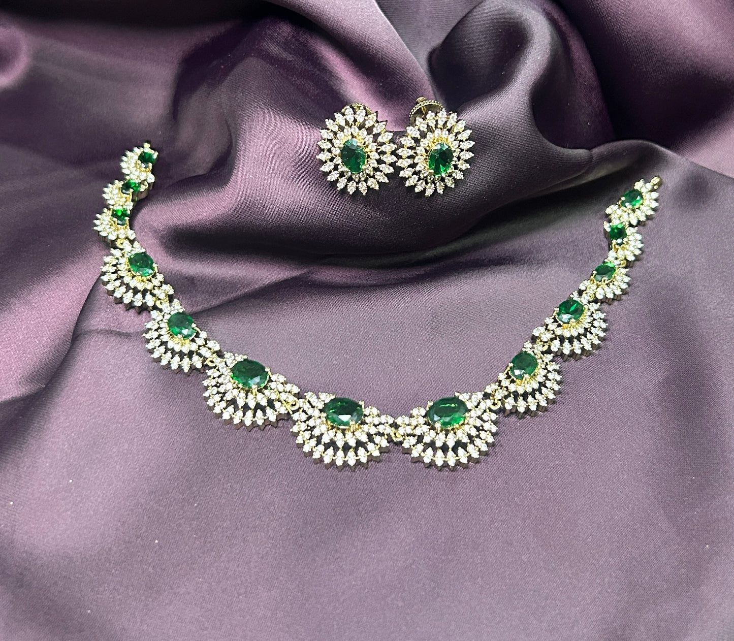 Emerald Radiance Necklace Set