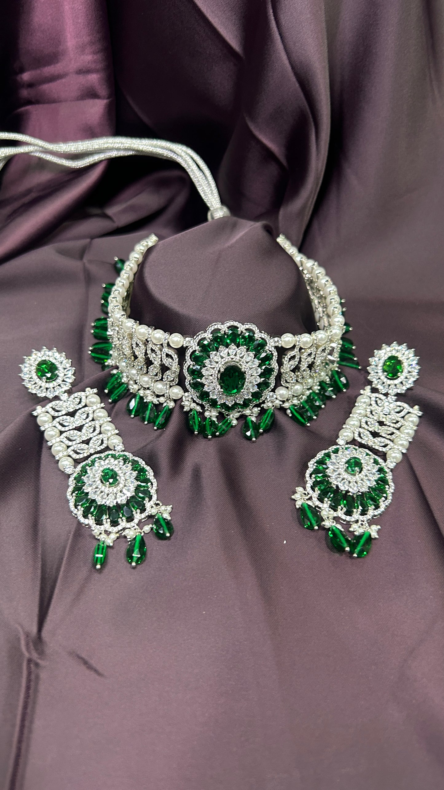 Regal Emerald & Pearl Choker Set