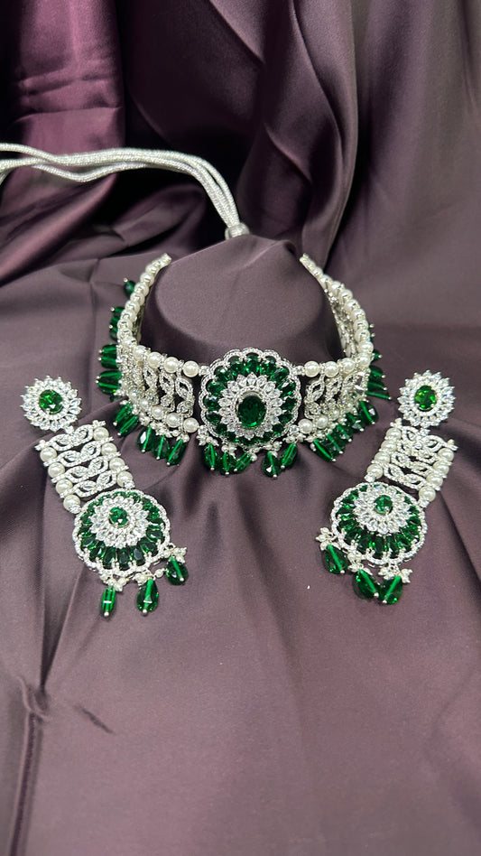 Regal Emerald & Pearl Choker Set
