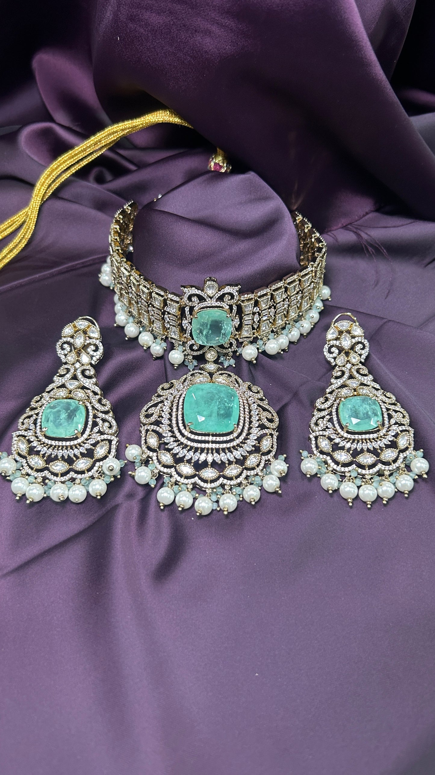 Emerald Pearl Choker Necklace Set