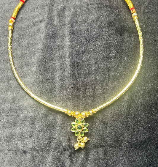 Elegant Green Stone Hasli Necklace