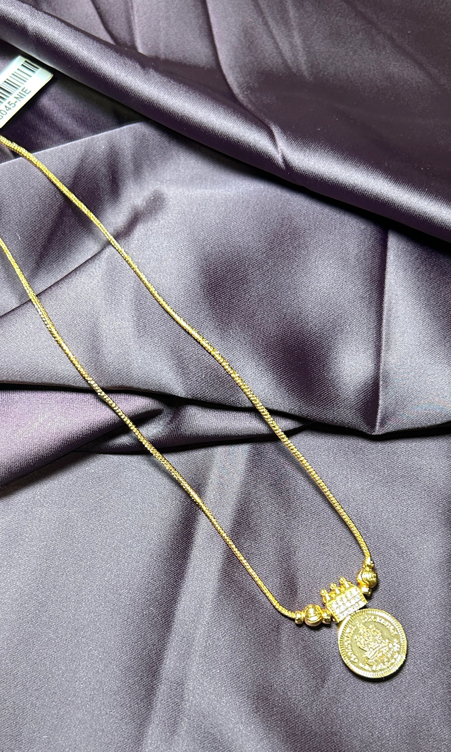 Single Coin Pendant Haar