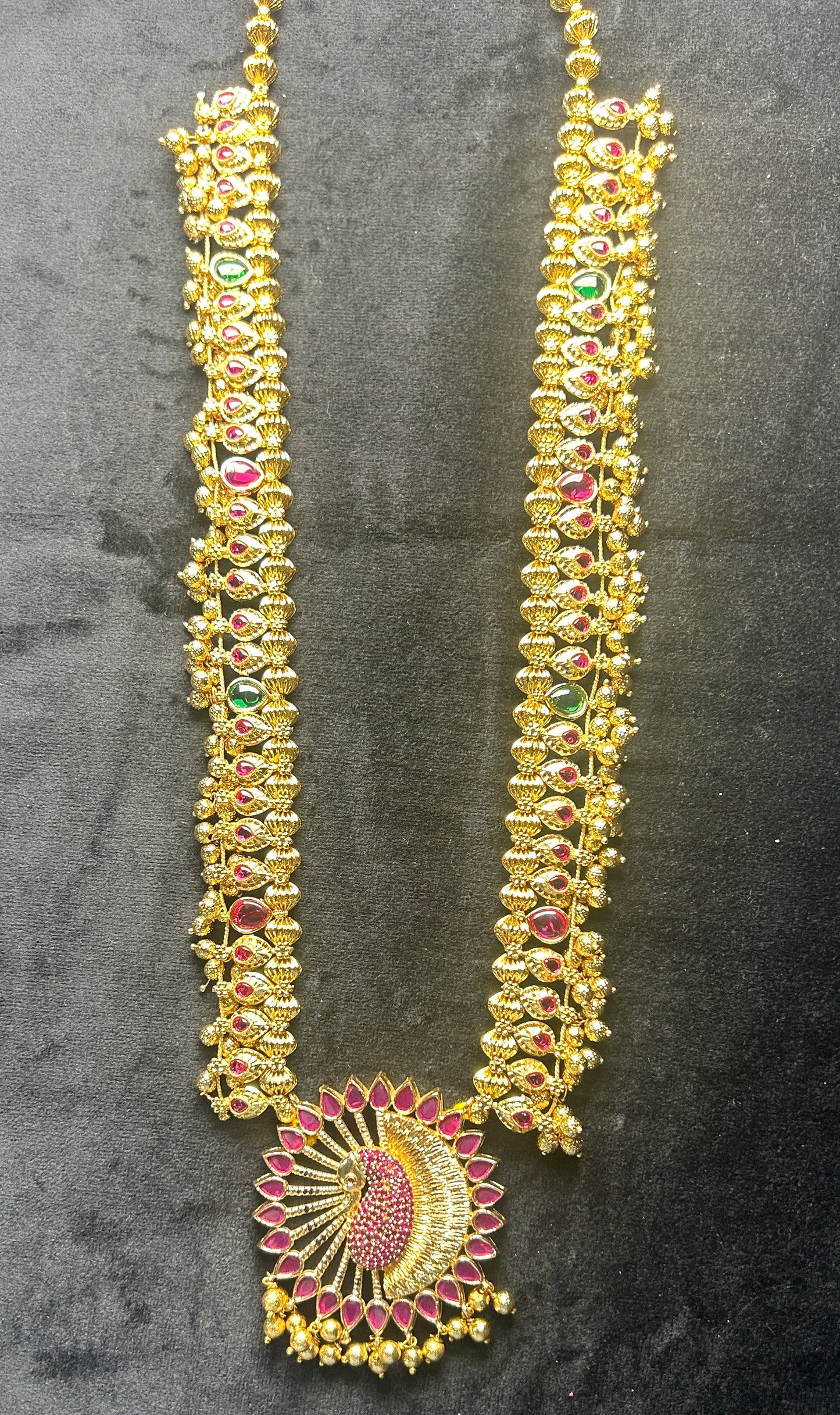 Temple Peacock Haar with Ruby & Emerald Accents