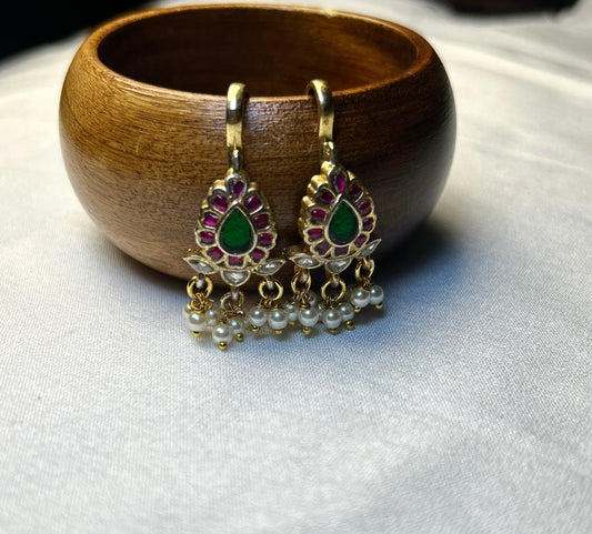 Pachi Kundan Teardrop Bugdi Earrings
