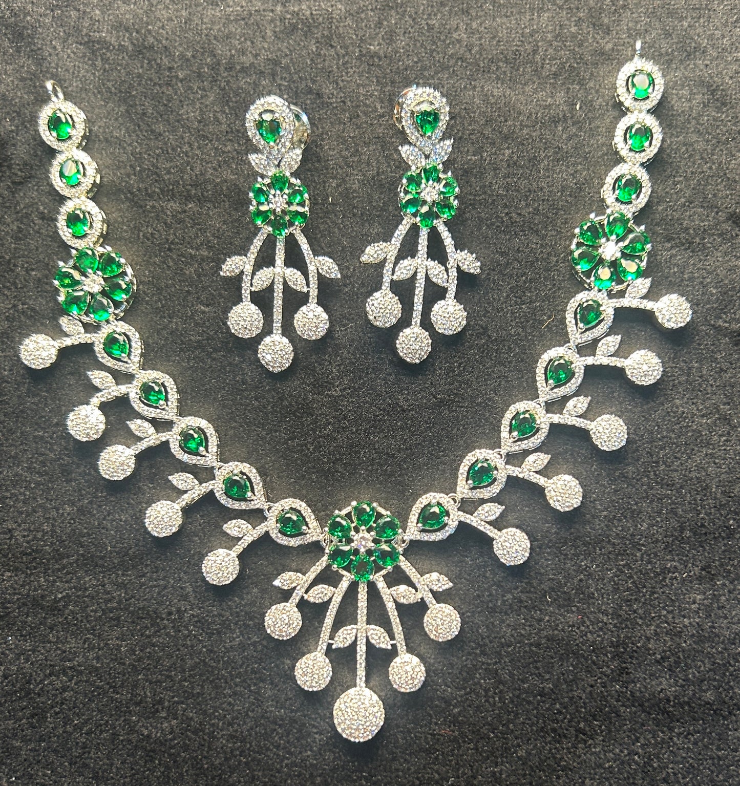 Floral Cascade Emerald Necklace Set