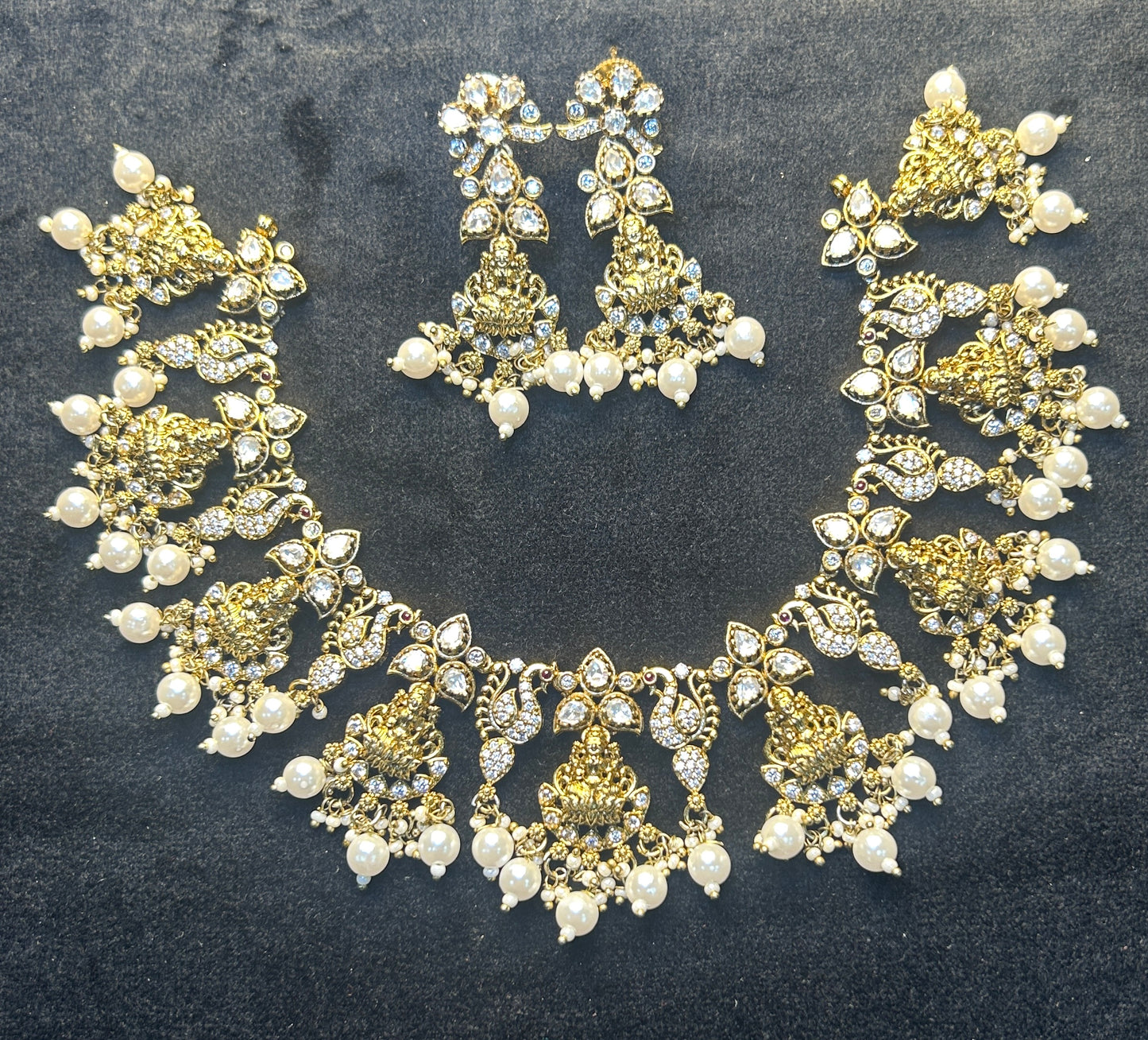 Temple Elegance Pearl Choker Set