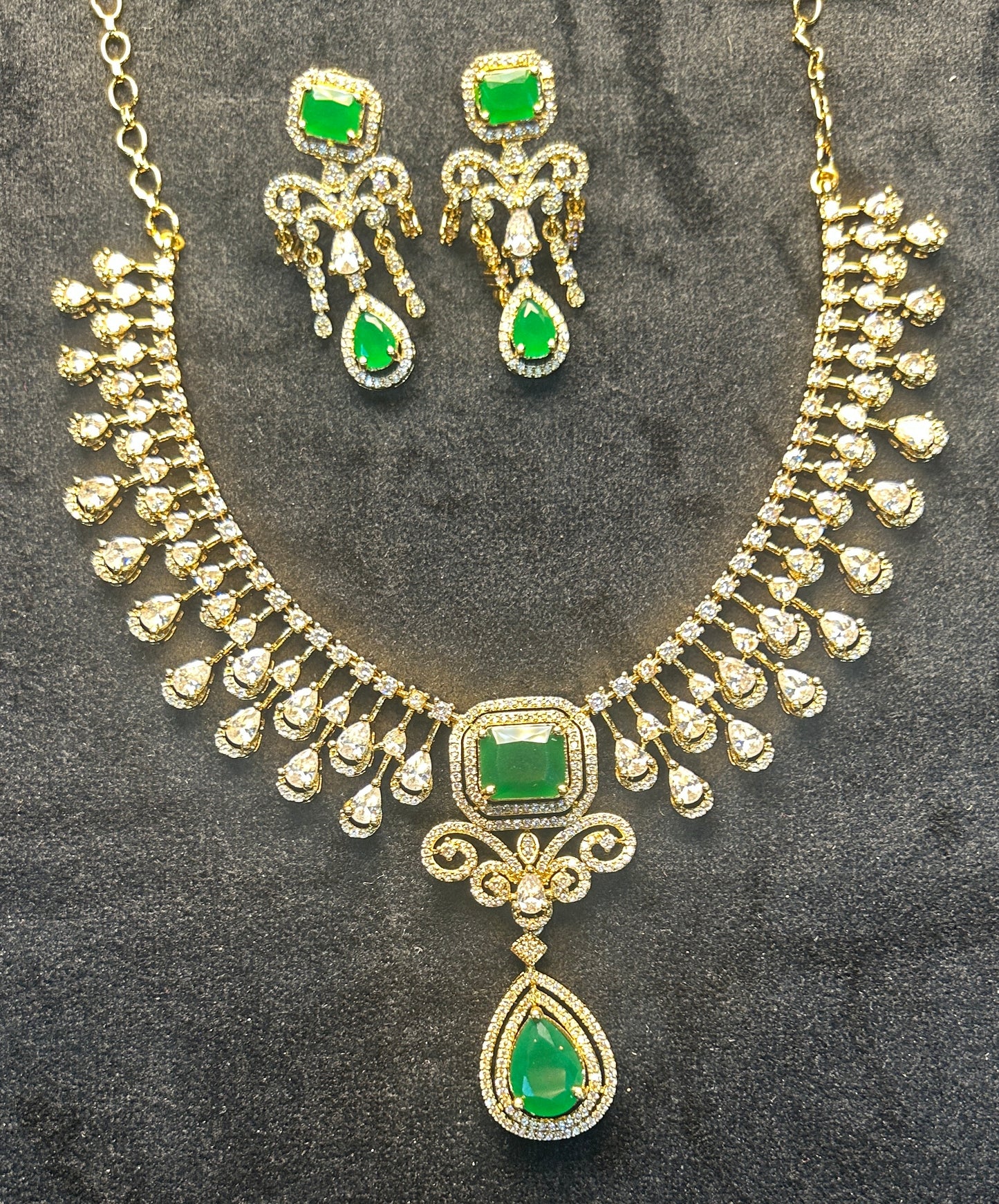 Emerald Drop Royal AD Necklace Set