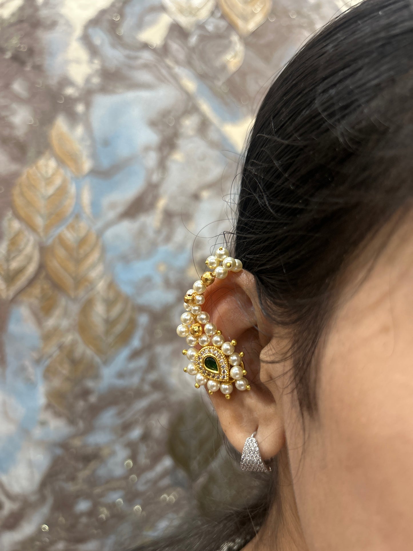 Off-White Pearl Nath Earcuff