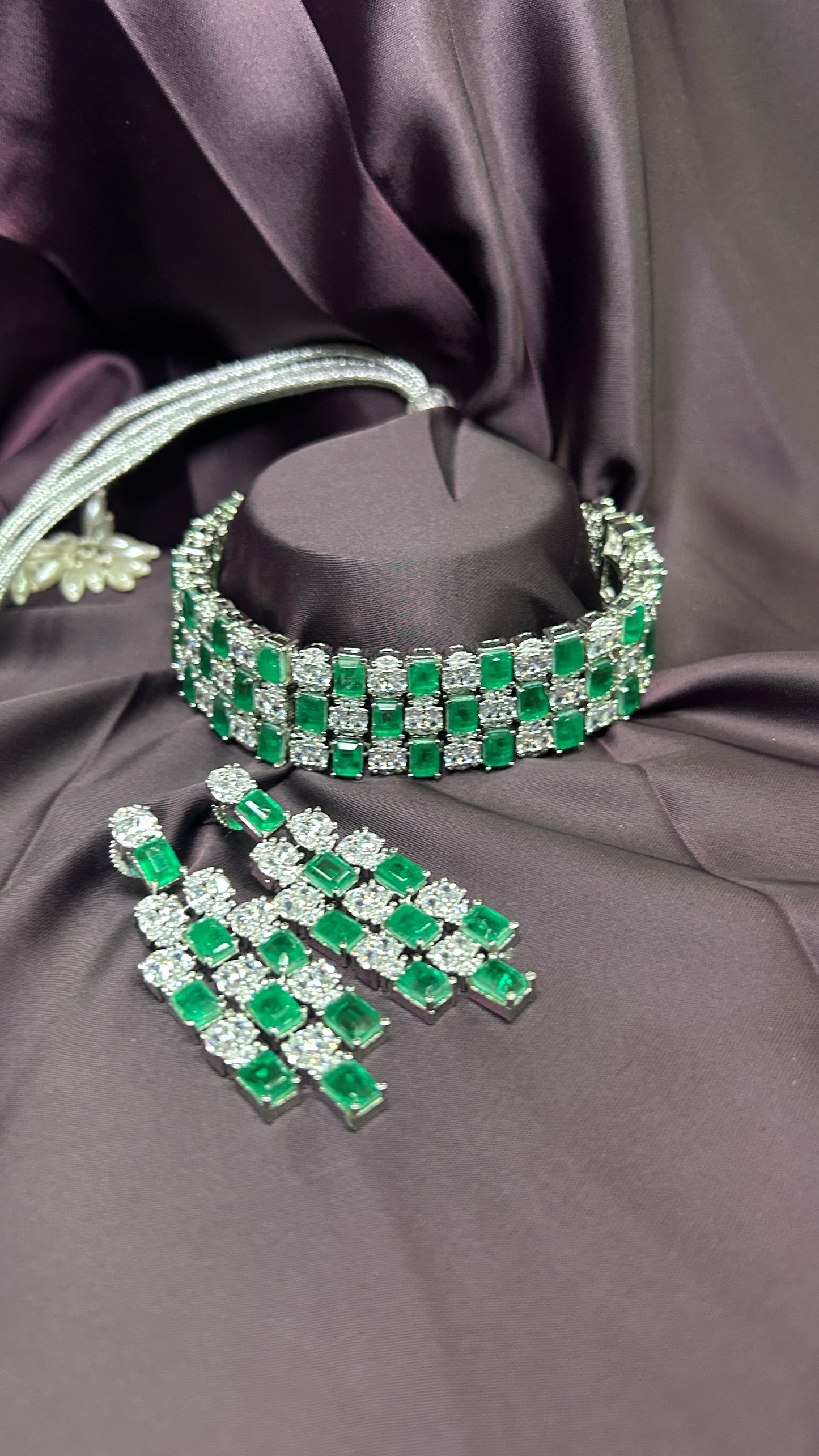 Emerald & Diamond Choker Necklace Set