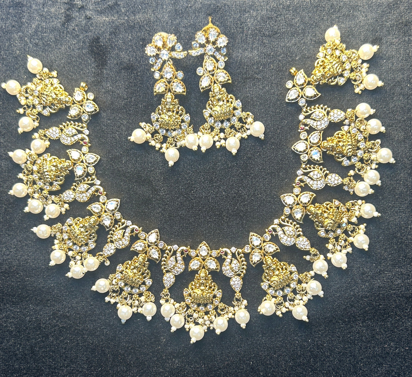 Temple Elegance Pearl Choker Set