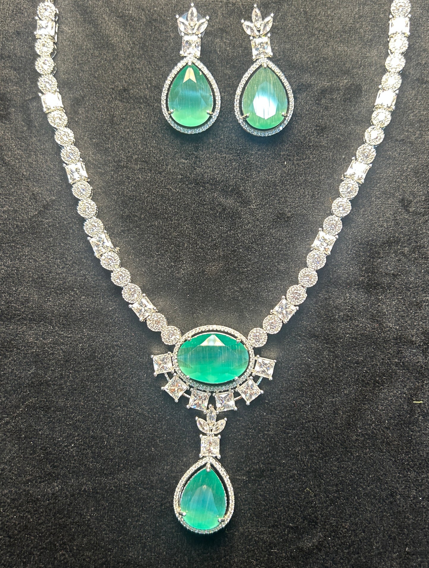 Mint Radiance Designer Necklace Set
