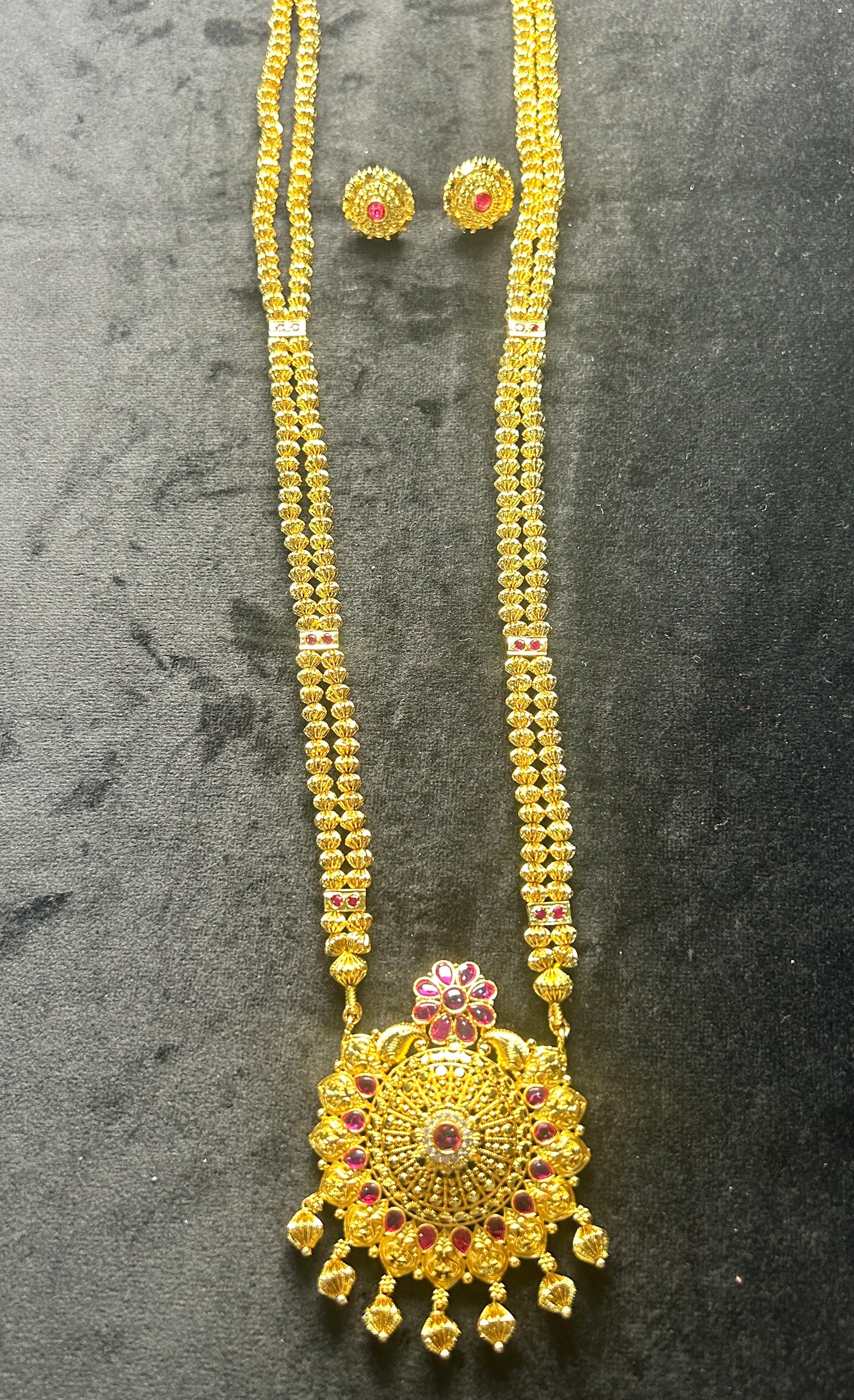Traditional Maharashtrian Putla Haar with Round Pendant