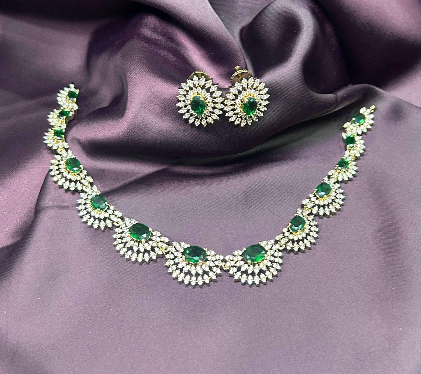 Emerald Radiance Necklace Set