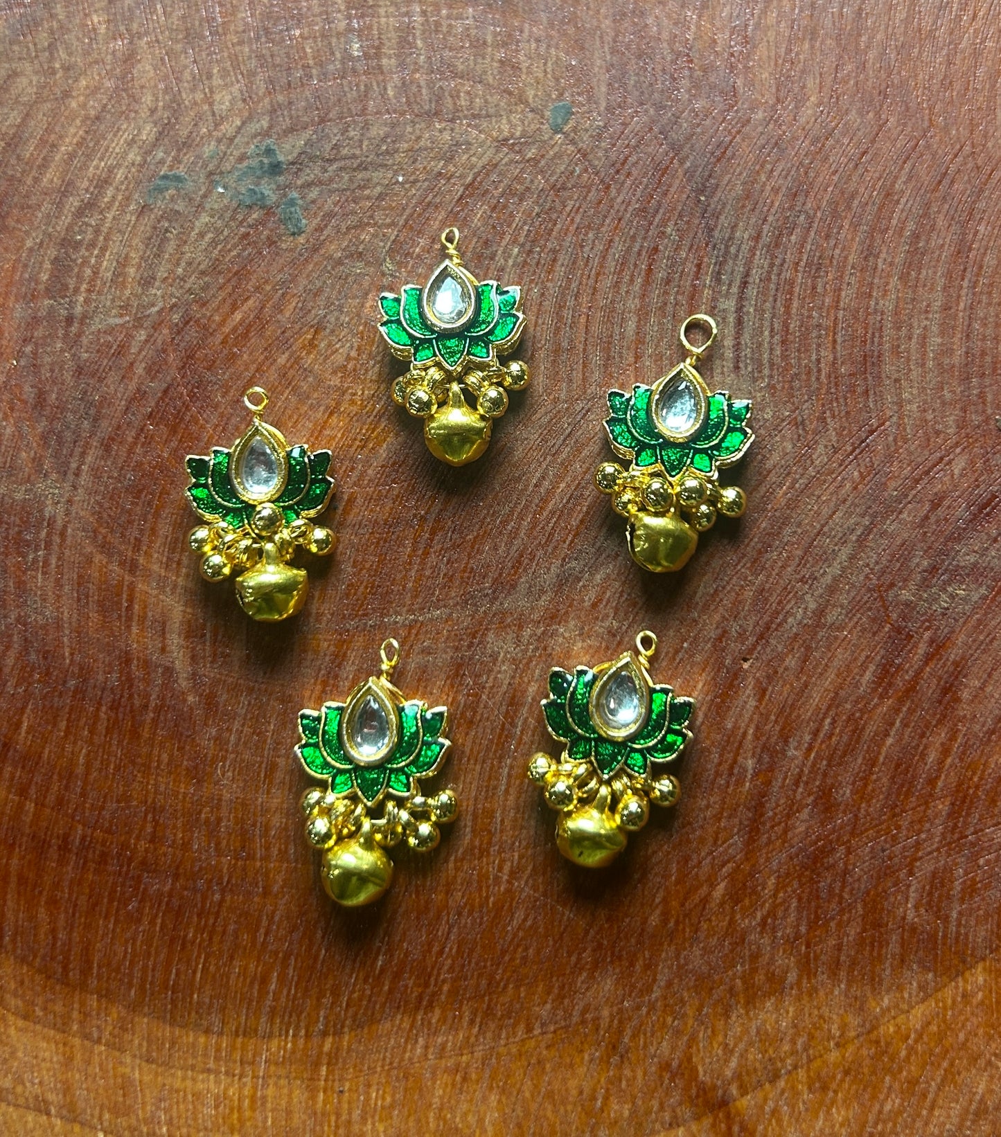 Green Lotus Kundan Hair Accessory – Traditional Enamel with Golden Ghungroo