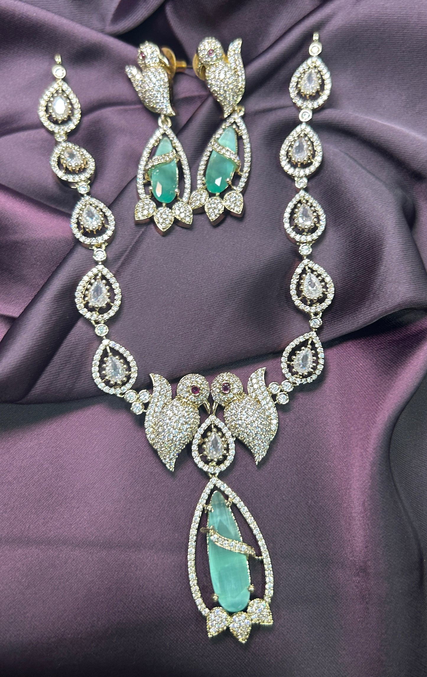 Emerald Bird Motif Diamond Look Necklace Set