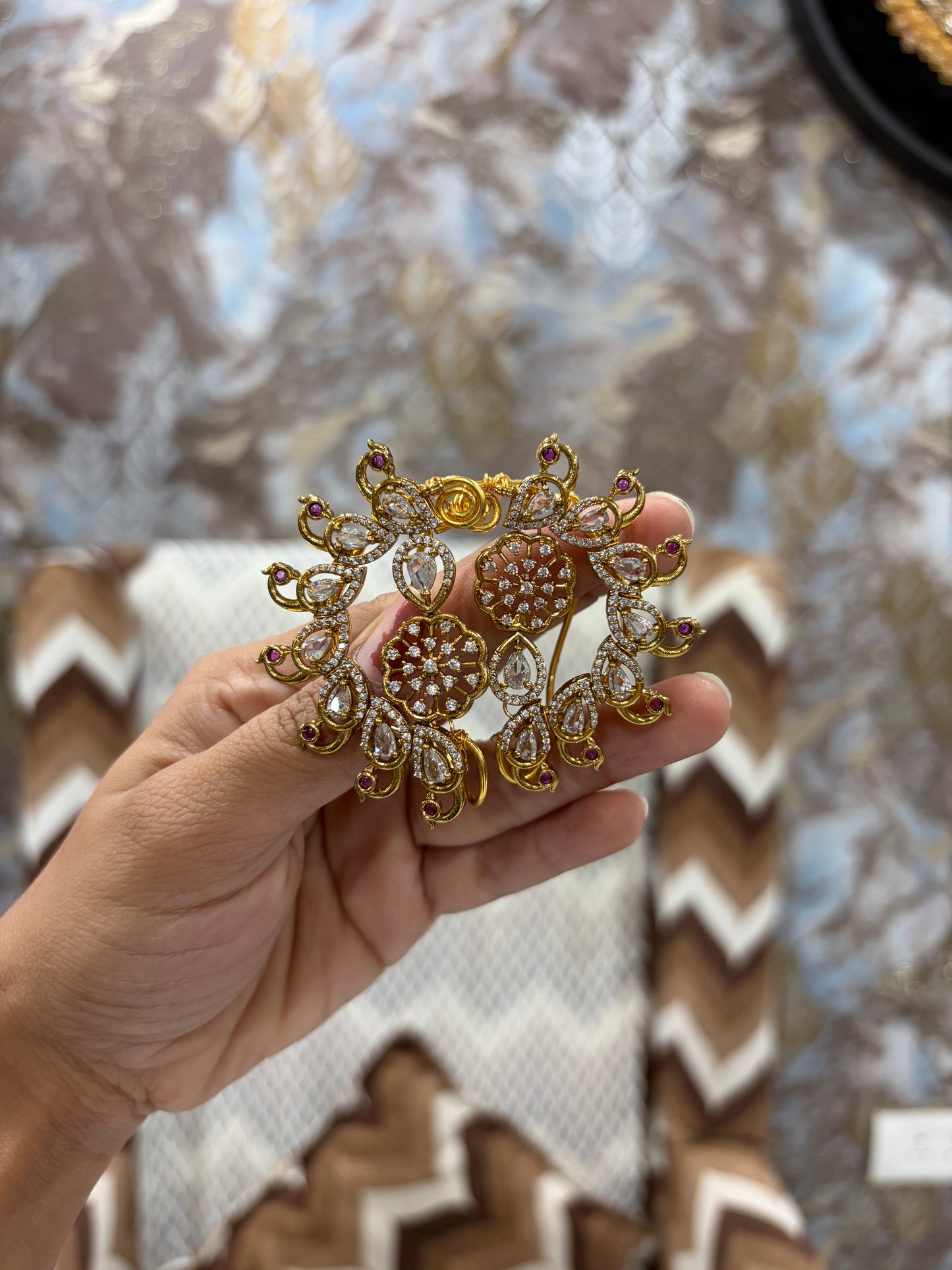 Rajsi Gajra Earcuff